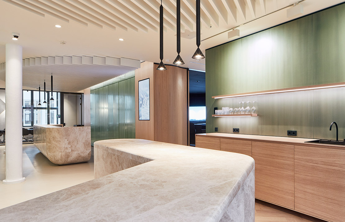 Tresen im Empfangsbereich der Marketingsuite